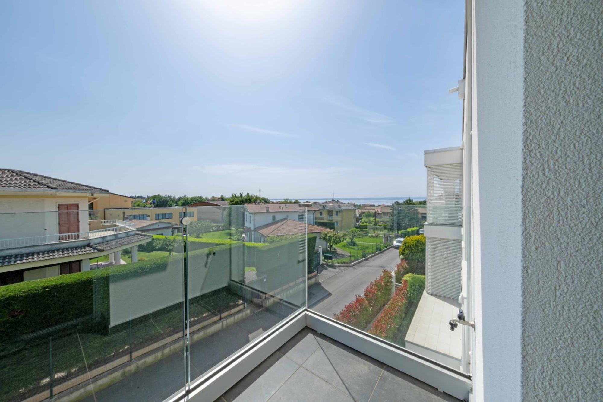 Apartmentsgarda - Le Terrazze Del Garda Residence Lazise Exterior photo